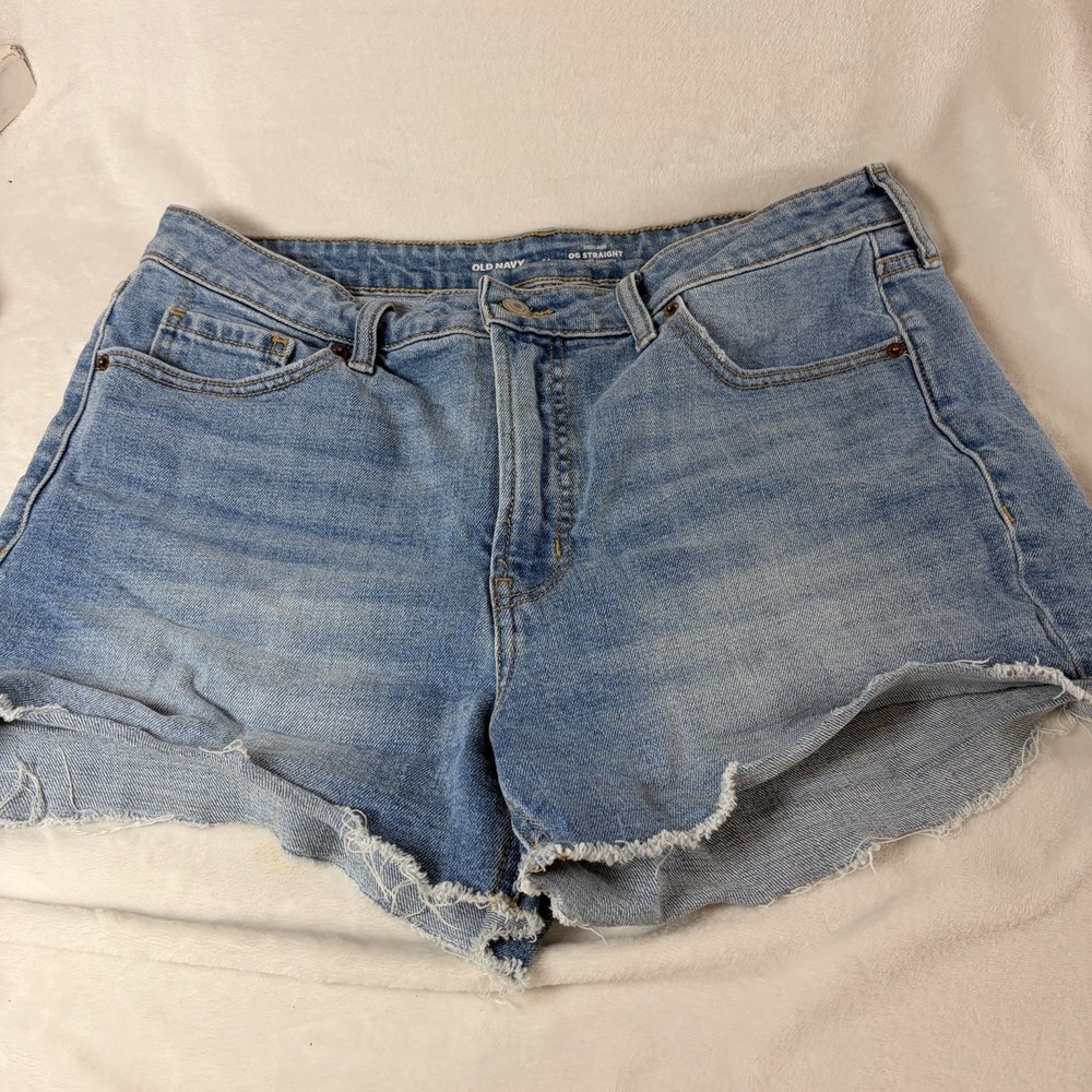 Old Navy High-Waisted OG Straight Denim‎ Cut-Off Shorts Classic Mom Distressed
